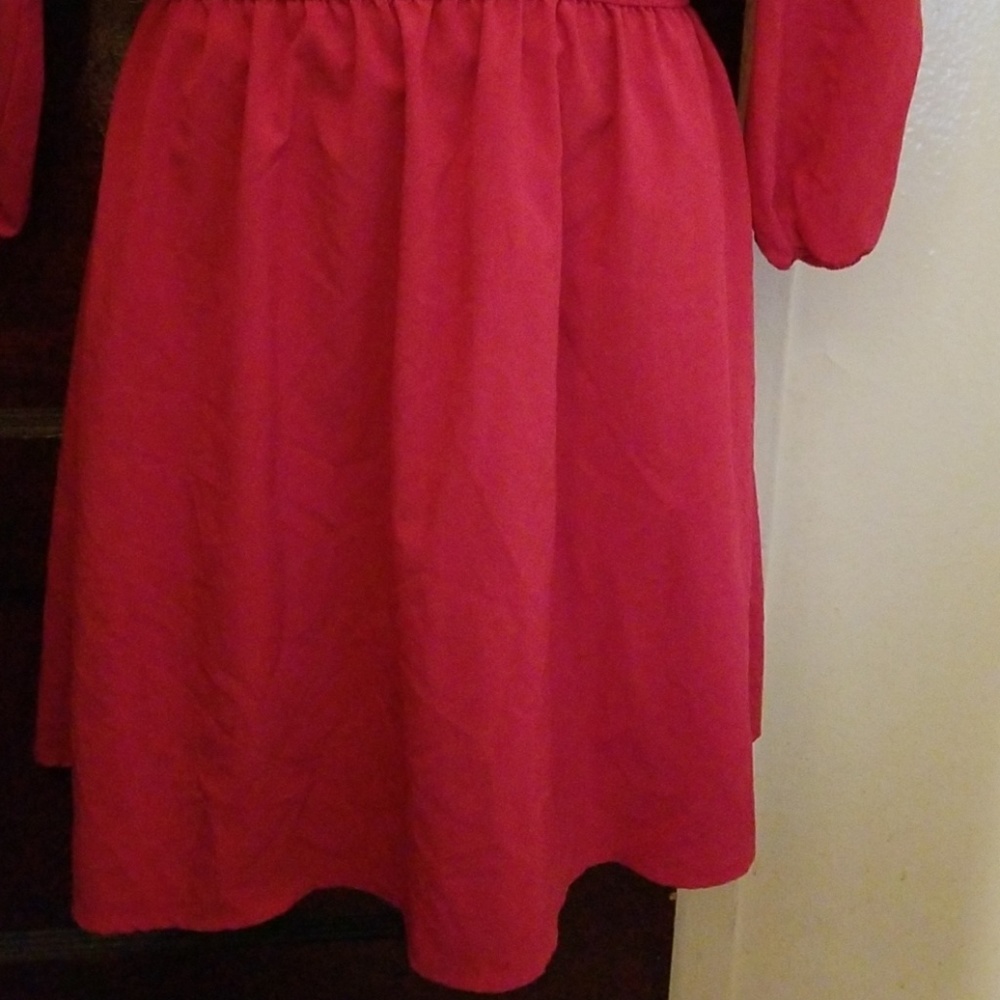 Cute summer dress with cut out back - Picture 4 of 5